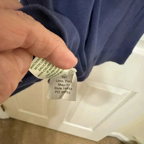 Lilly Pulitzer Pima Cotton Navy Scoop Neck TShirt Small - Picture 9 of 9